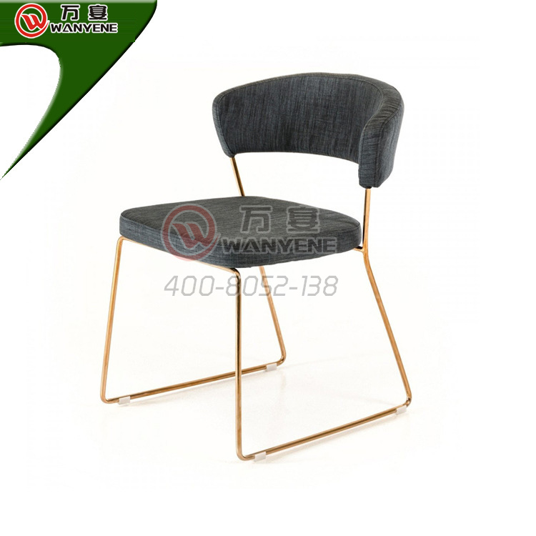 轻奢风格家具 1.2毫米实芯不锈钢 真空电镀奢华不锈钢椅架 天鹅绒高密度海绵软包